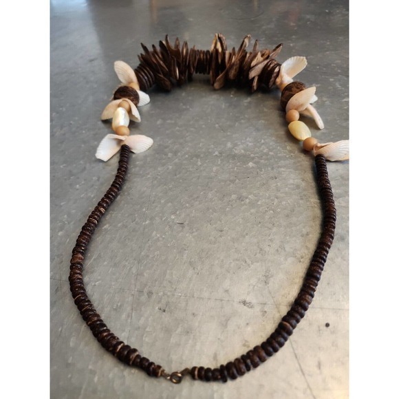 Vintage Coconut‎ Chip and Shell Necklace 31" long Spring Ring Clasp - Picture 3 of 4